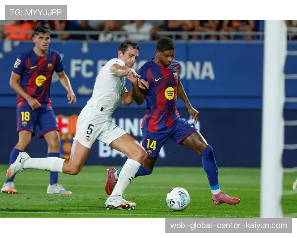 巴萨三中卫结构稳固防守 本轮西甲赛场零封对手